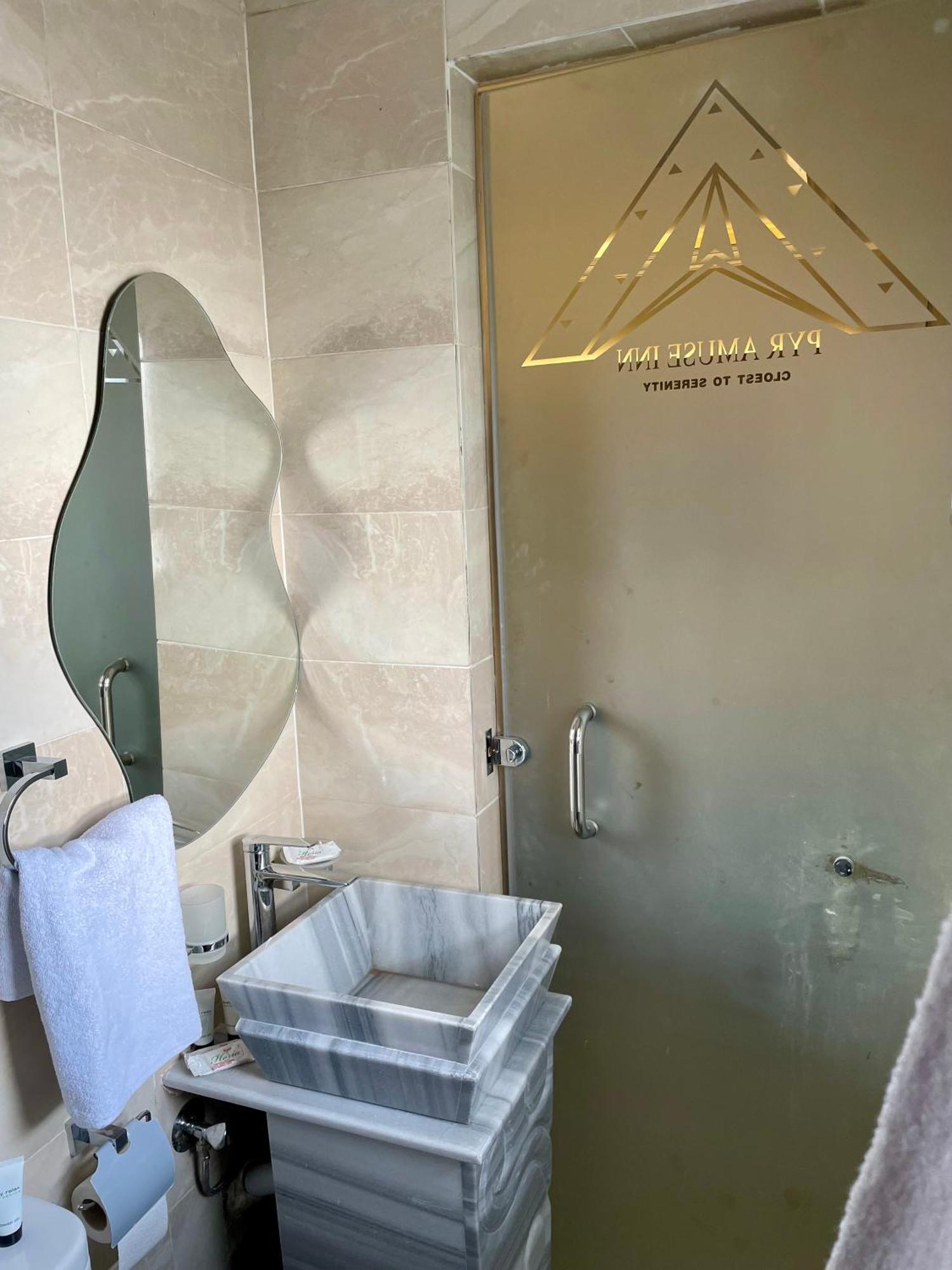 Pyramuse Inn Nazlet el Simman Екстер'єр фото