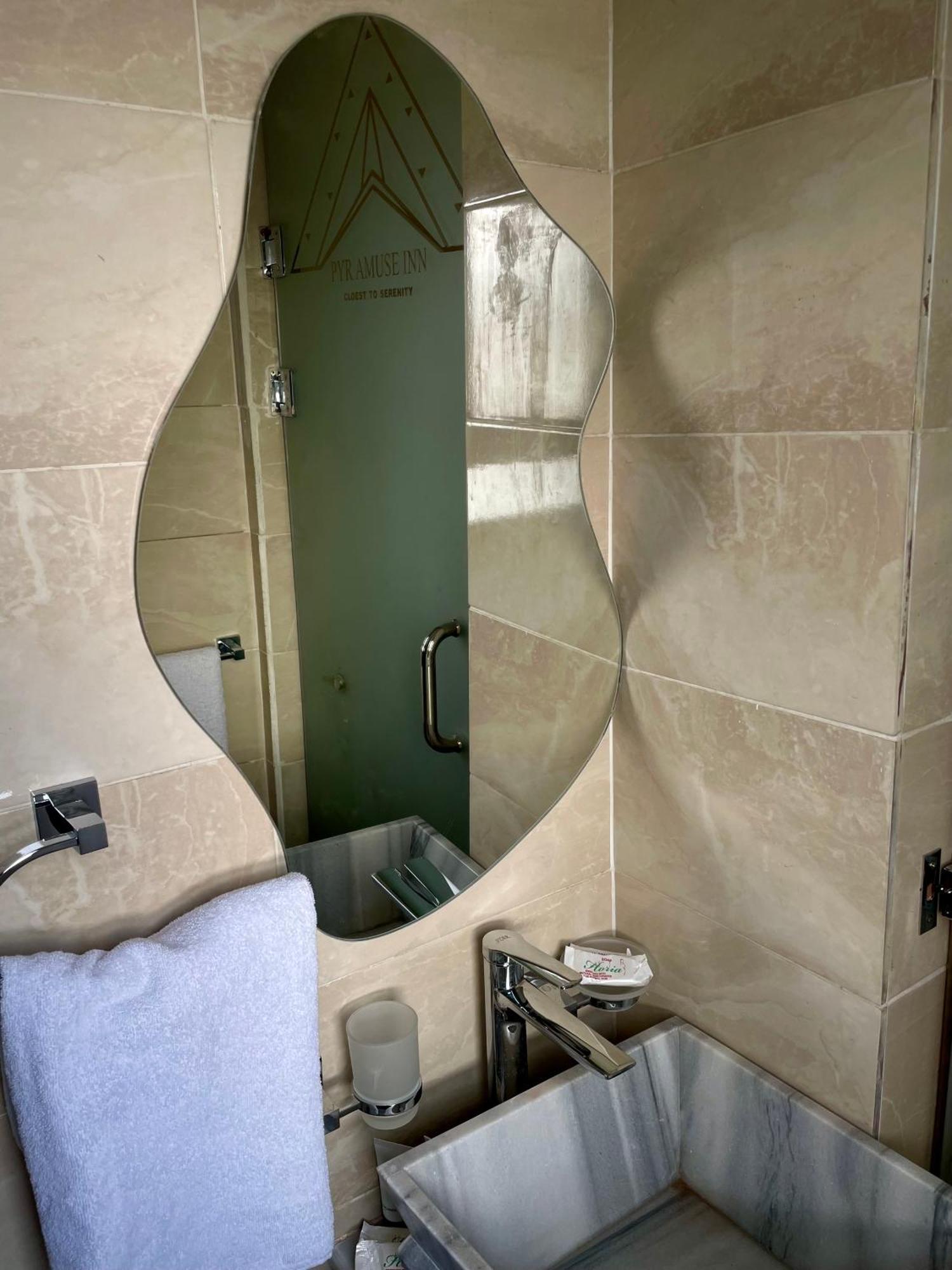 Pyramuse Inn Nazlet el Simman Екстер'єр фото