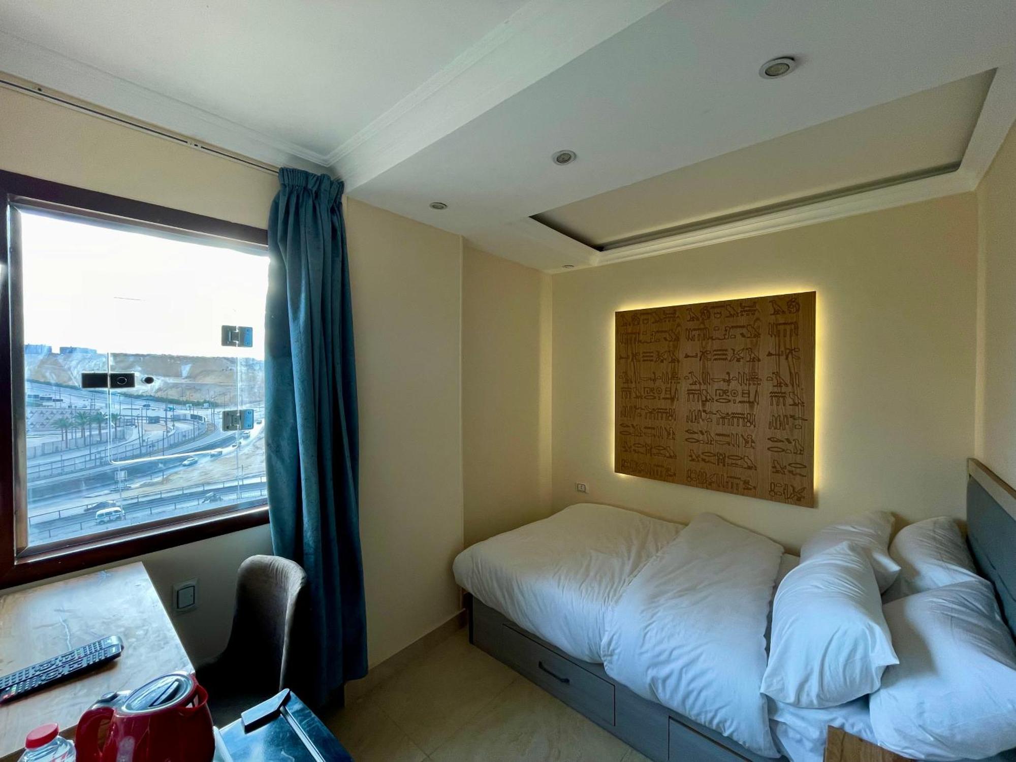 Pyramuse Inn Nazlet el Simman Екстер'єр фото