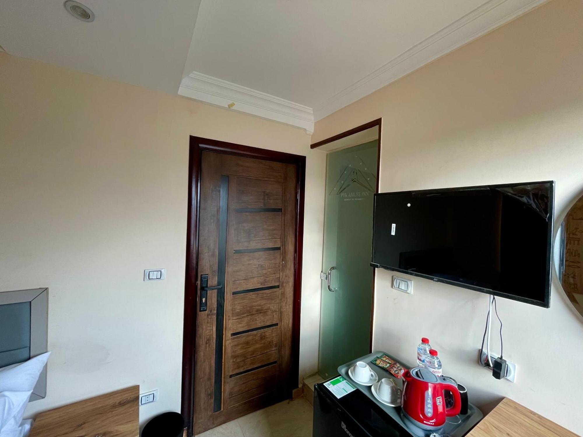Pyramuse Inn Nazlet el Simman Екстер'єр фото